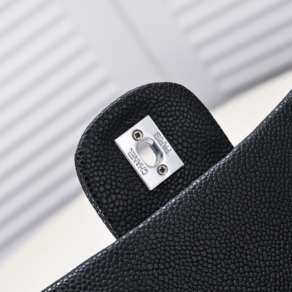 シャネルバッグ角部分ディテール